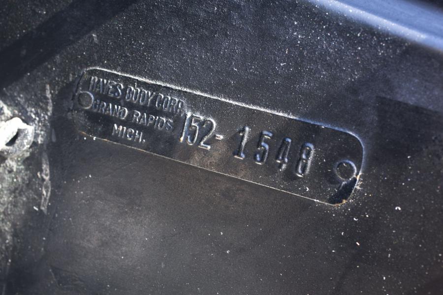 Логотип DeVaux 6-75 Sport Coupe 1931 года  (фото 4 из 14)